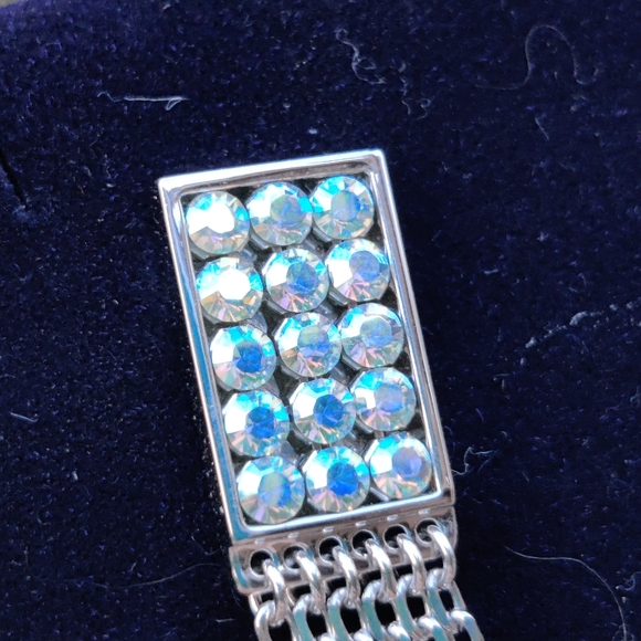 NIB Swarovski Earrings - Picture 7 of 15